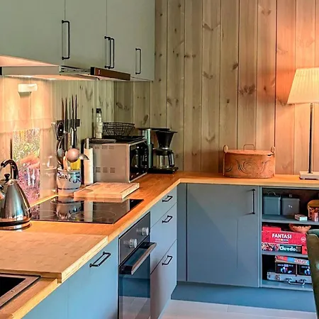 Apartment 3 Bedroom Awesome In *